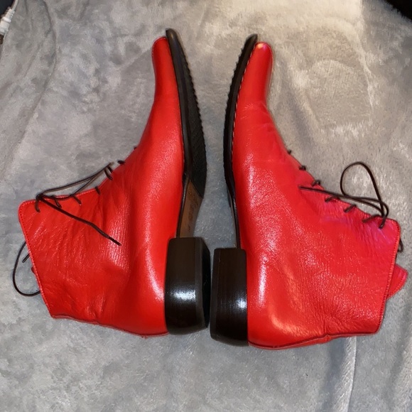 Shoe Color’s” Red Leather Lace up Bootie. - Picture 5 of 9